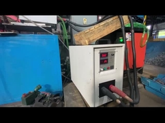 Équipement de forgeage à chaud par induction en ligne avec bras robotisé