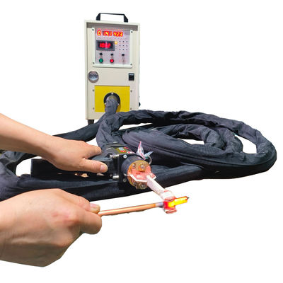 Machine de brasage à induction IGBT portative pour souder des connecteurs de joint / joint de coin en laiton