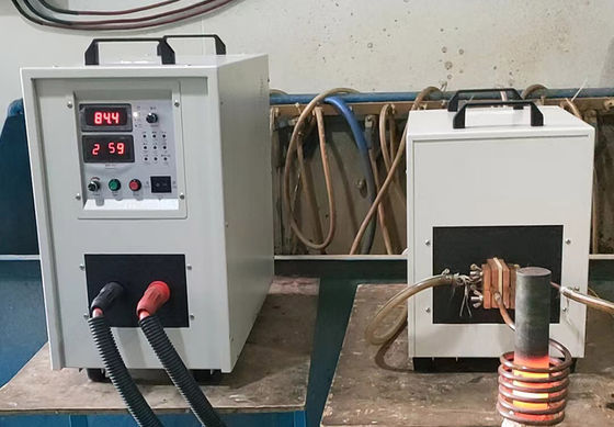 Machine de chauffage par induction haute fréquence 75A avec structure verticale et 23 ans d'expérience pour un service en ligne 24h/24 et 7j/7