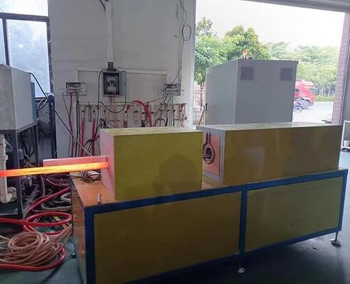 Équipement de forgeage par induction 600KW avec système de refroidissement par eau et vitesse de chauffage rapide pour le traitement industriel des métaux