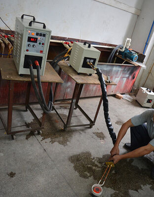 Bon prix Machine de chauffage par induction à haute fréquence de type poignée Hf-25kw en ligne