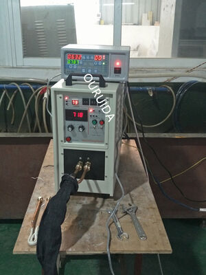 Bon prix Chauffage par induction haute fréquence offrant des performances pour la fusion des métaux et le traitement thermique dans les lignes de production industrielle en ligne
