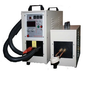 Machine de chauffage par induction à haute fréquence de 25 kW avec une fréquence de 30 à 80 kHz et un cycle de fonctionnement de 100% pour les applications industrielles