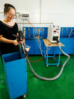 Bon prix Machine de chauffage par Induction Portable, vitesse de chauffage rapide, plage de température 50-1600C, bobine d'induction selon vos Applications, pièces à usiner en ligne
